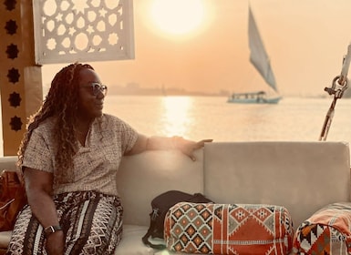 Cairo: Private 2-Hour Nile Sailing Experience with Food