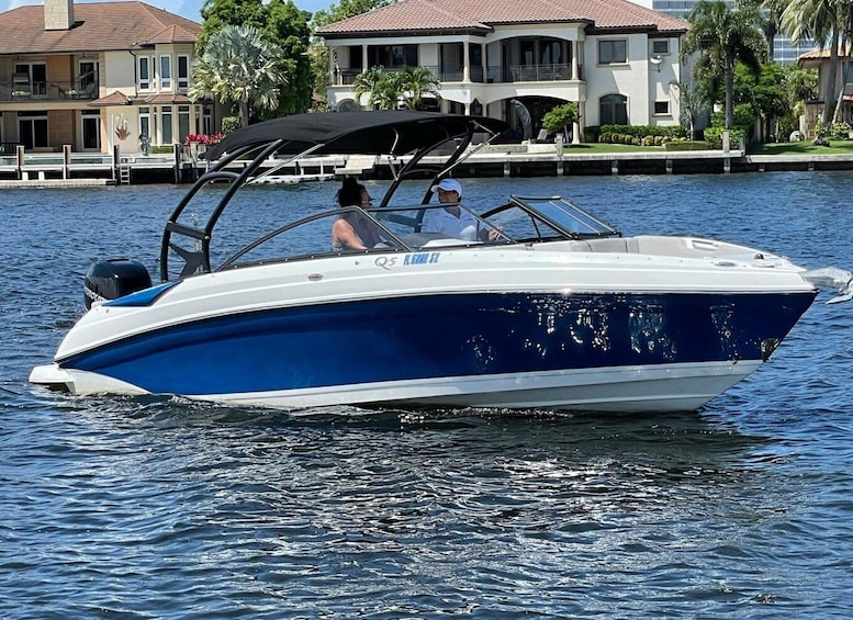Fort Lauderdale: 11 People Private Boat Rental