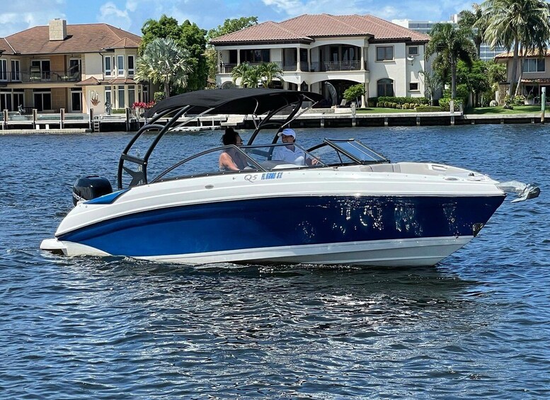 Fort Lauderdale: 11 People Private Boat Rental