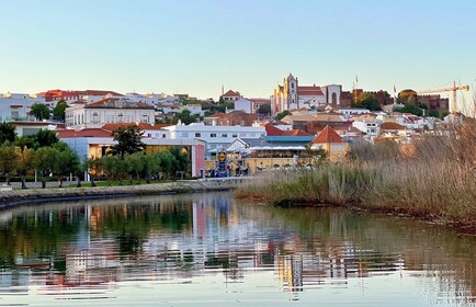 From Portimão: Arade River Boat Tour to Silves Medieval Town