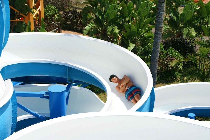 Picture 2 for Activity Oahu: Wet 'n' Wild Waterpark Ticket with Waikiki Transport