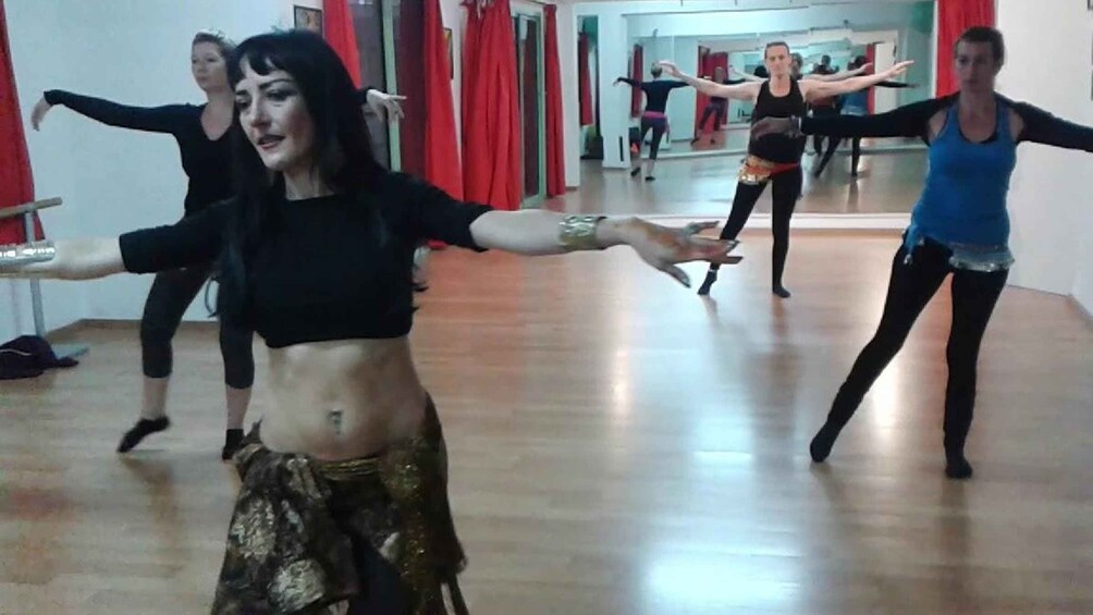 Picture 2 for Activity belly dancing course Marrakech