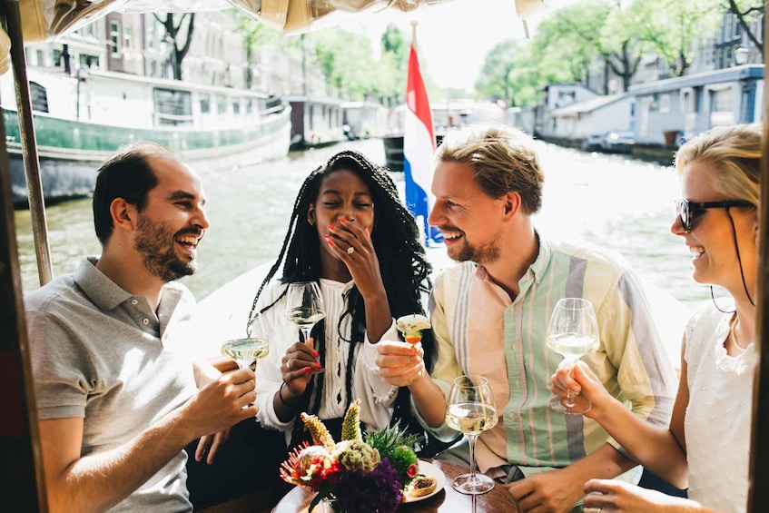 Amsterdam: Luxury Cheese & Wine Cruise with Unlimited Drinks