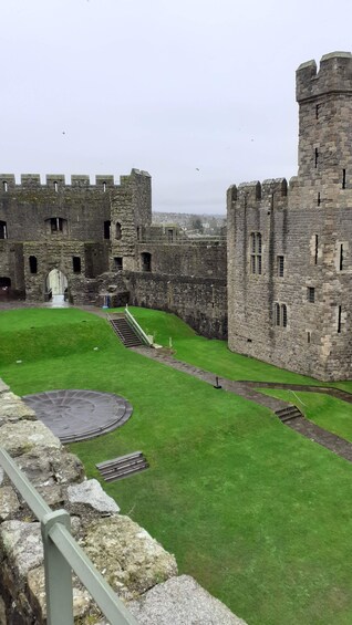 Wales: Snowdonia Mountains and Caernarfon Castle Tour