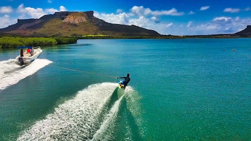 Willemstad: Spanish Waters Lagoon Boarding Experience