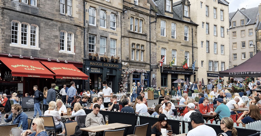 Picture 6 for Activity Edinburgh: Wicked Whisky Tour of Edinburgh Old Town