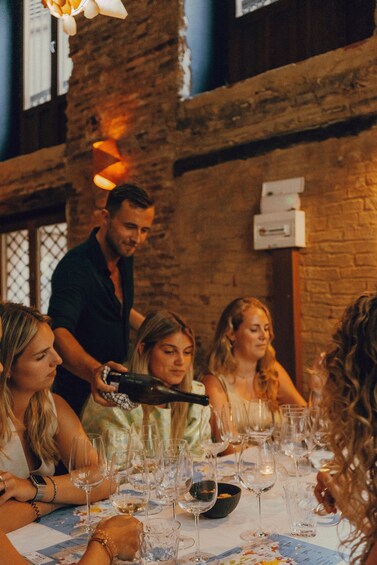Picture 22 for Activity Wine Tasting with Professional Sommelier in centre Valencia