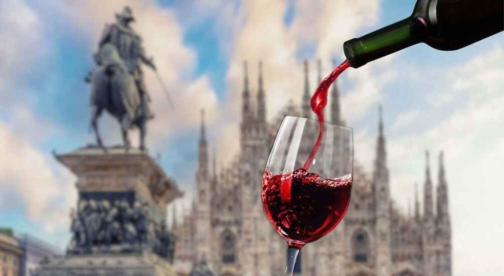 Picture 2 for Activity Best of Milan: Guided Tour with Duomo, Food & Wine Tasting