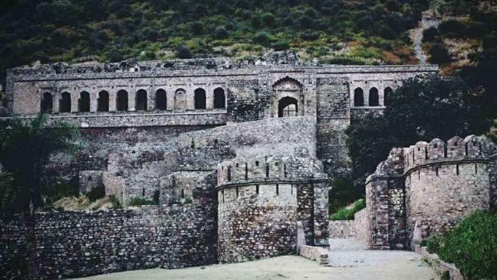 Picture 1 for Activity Day Tour Jaipur to Haunted Bhangarh & Abhaneri Stepwell