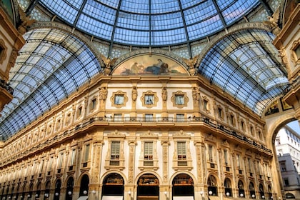 Magic of Milan: Full Day Small Group Tour of the Highlights