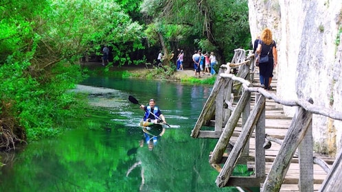 Vanuit Sofia: Wandeling langs de rivier Zlatna Panega met bezoek aan bronne...