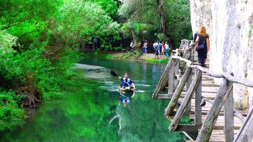 Von Sofia aus: Wanderung am Fluss Zlatna Panega mit Besuch der Quellen