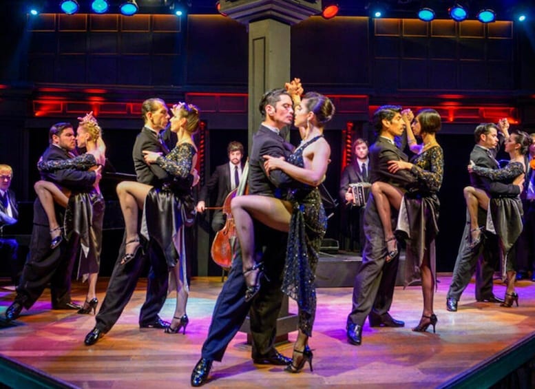 El Querandi: Gourmet Dinner + Tango Show + Transfer Free.