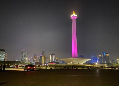 Jakarta: Private Guided Sightseeing & Street Food Night Tour