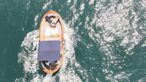 Naples: Castel dell'Ovo Boat Tour with Snorkelling & Aperitif