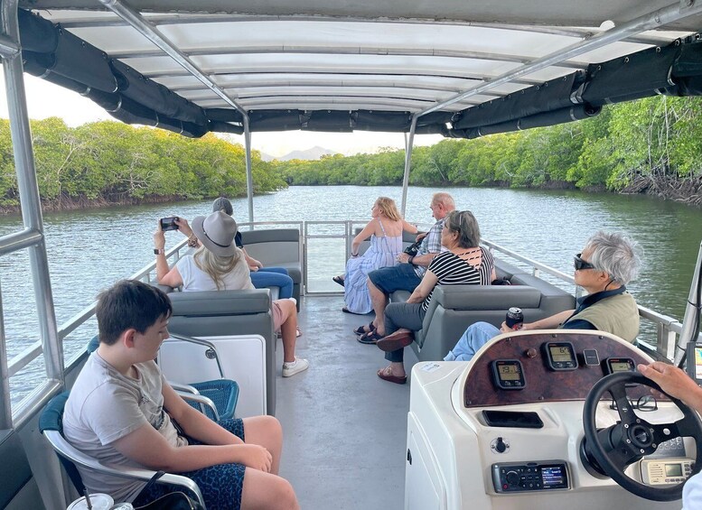 Cairns: Sightseeing River Boat Safari with Soft Drinks