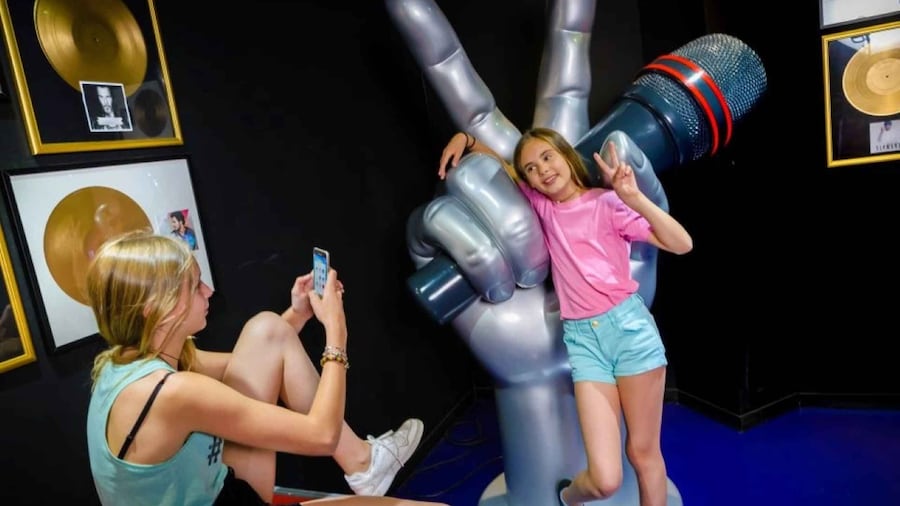 Paris: Grèvin Wax Museum and Seine River Cruise Tickets