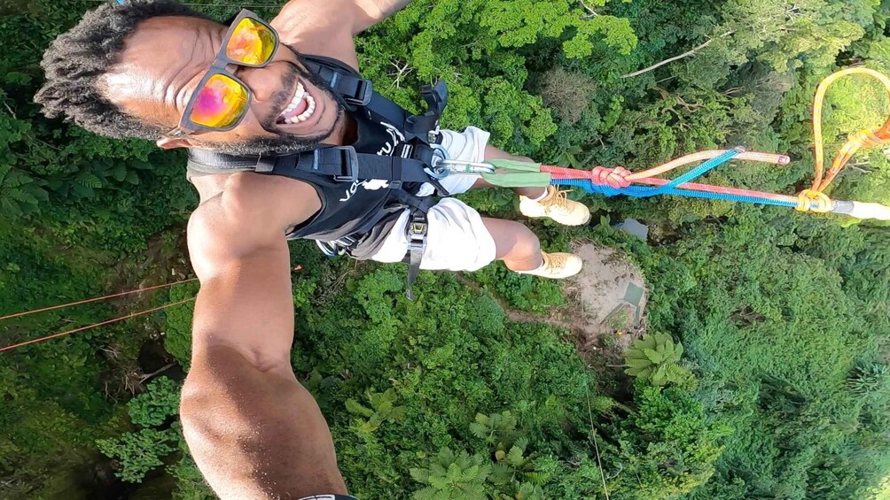 Picture 6 for Activity Vanuatu Jungle Canyon Swing