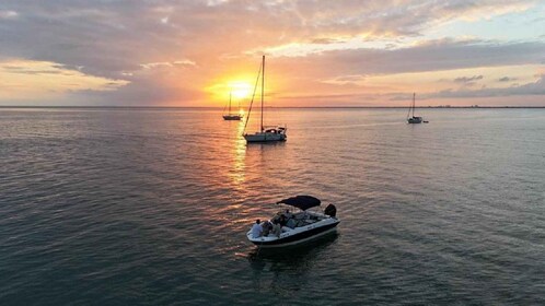 Private Sonnenuntergangs- und Nachtfahrt in Miami mit Blick auf die Skyline