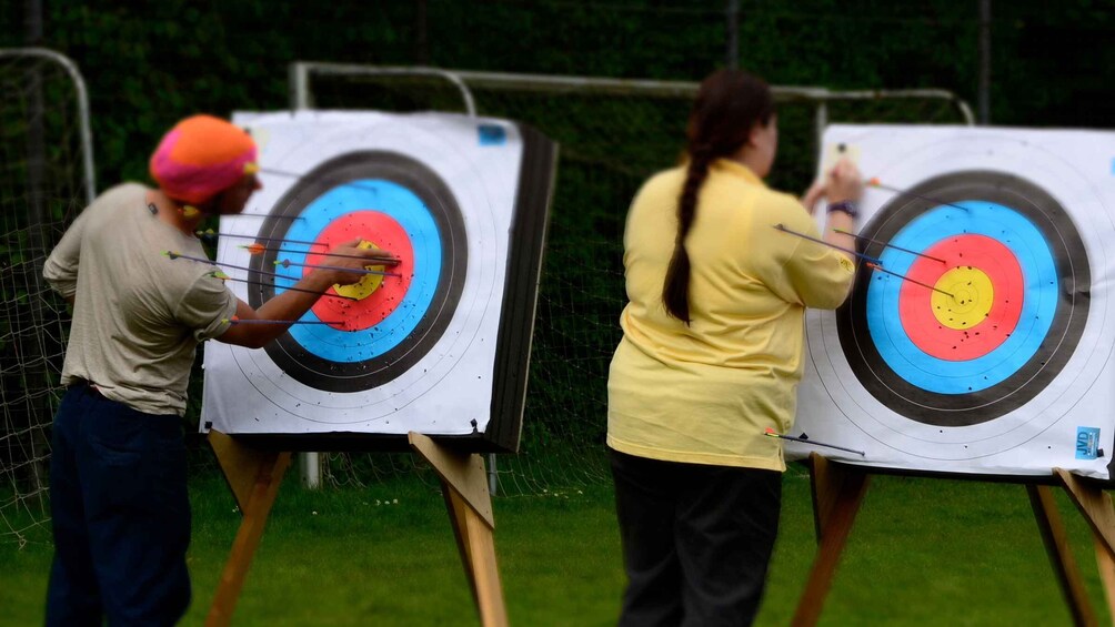 Picture 2 for Activity Bad Bellingen: Beginner's Archery Course in the Park