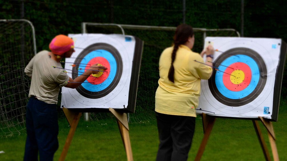 Picture 2 for Activity Bad Bellingen: Beginner's Archery Course in the Park