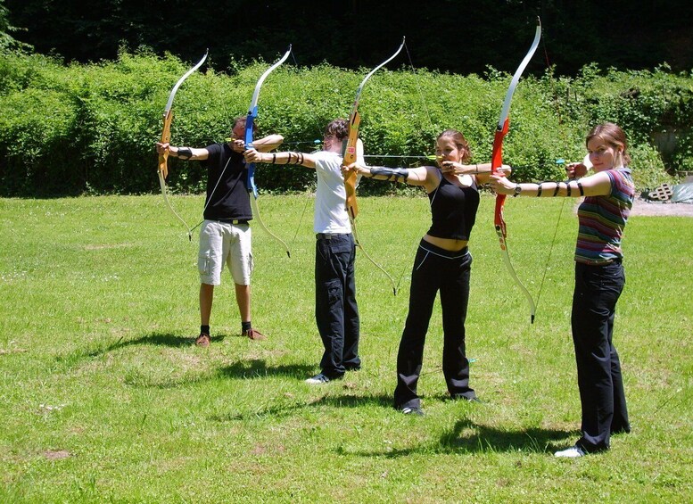 Picture 1 for Activity Bad Bellingen: Beginner's Archery Course in the Park
