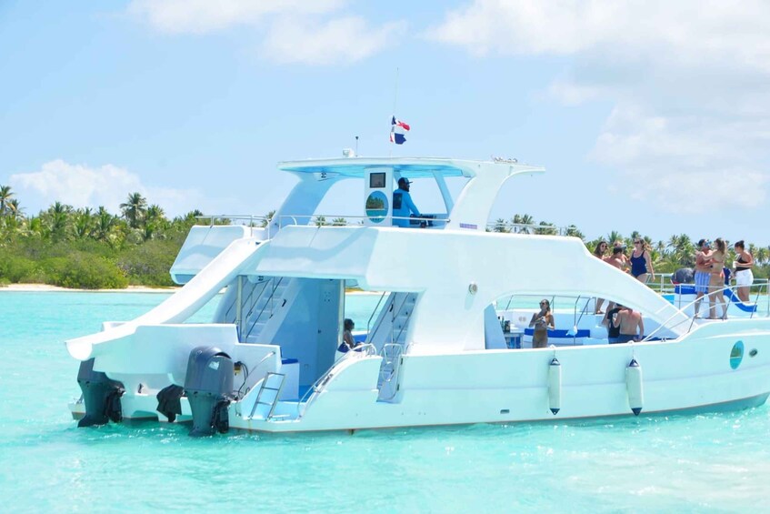 Samaná: Cayo Levantado Island Boat Trip with Buffet Lunch