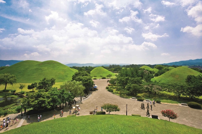 Picture 2 for Activity Gyeongju: UNESCO Heritage Tour Including Bulguksa Temple