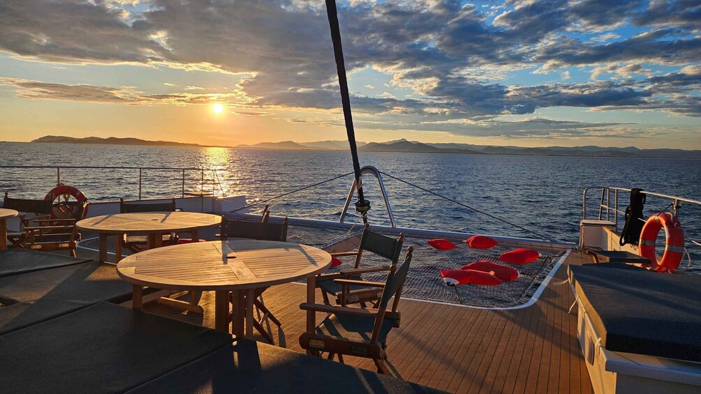 Hyères : Dinner Cruise on a beautiful catamaran at Bregançon