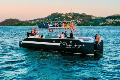 Tamarindo: Morning Family & Nature Catamaran Tour (Kids fun)