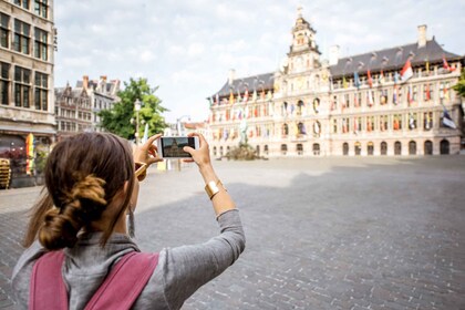Antwerp: Insta-Perfect Walk with a Local