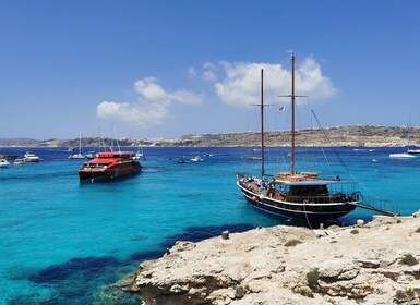 Von Sliema oder Bugibba: Zwei-Insel-Fähre nach Comino und Gozo