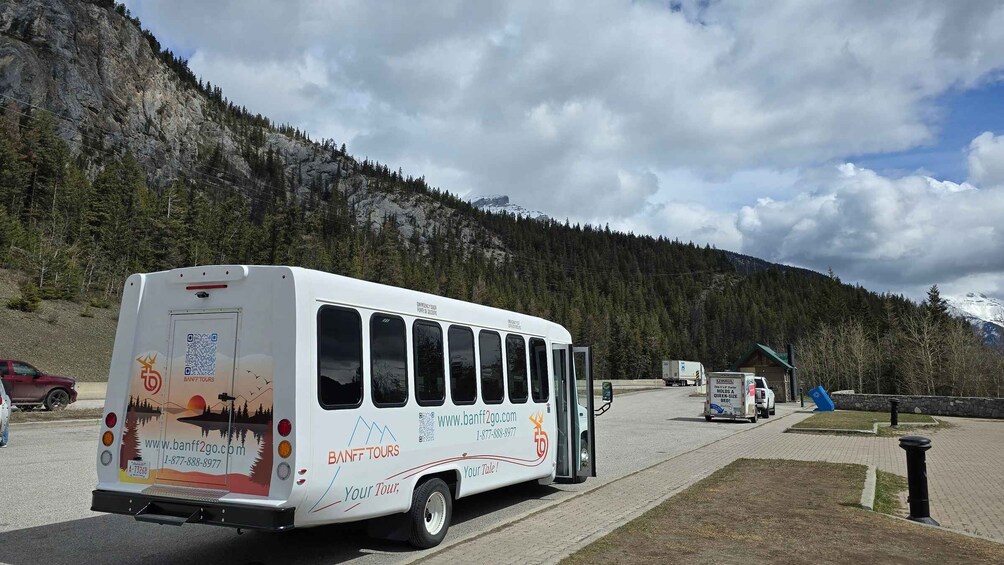 Picture 5 for Activity Moraine Lake and Lake Louise Half Day Tour