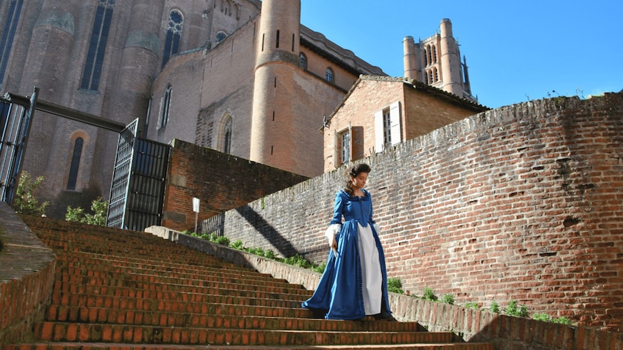 Stroll with Madame de Lapérouse in 18th-Century Albi