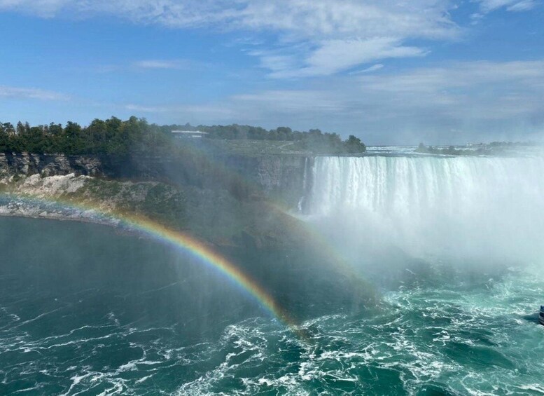 Picture 4 for Activity Niagara Falls: Luxury Private Tour with Winery stop