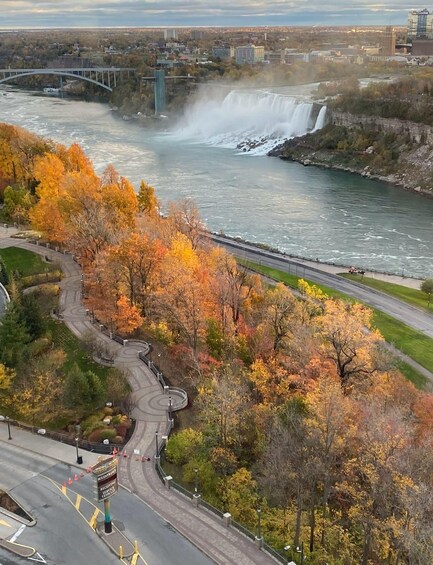 Picture 5 for Activity Niagara Falls: Luxury Private Tour with Winery stop