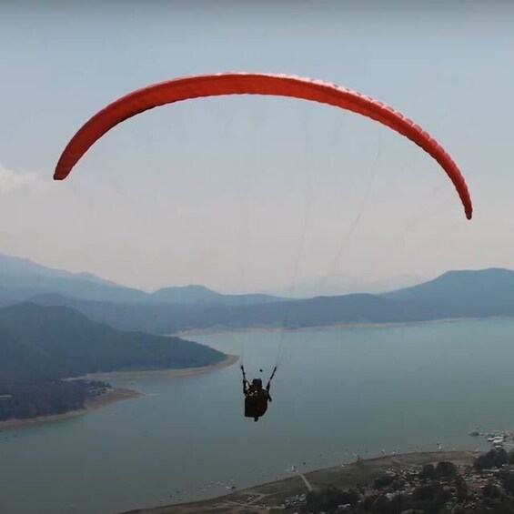 Picture 1 for Activity Valle de Bravo: Paragliding Flight