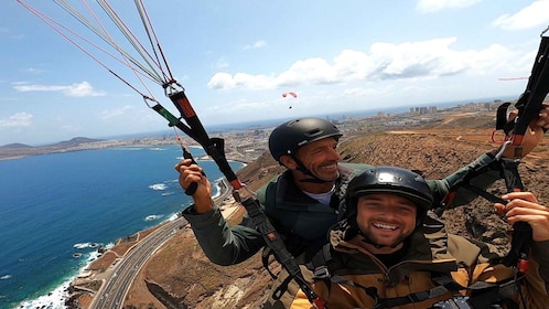 Las Palmas: tandem paragliding flights for everyone