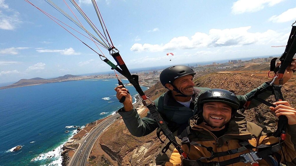 Las Palmas: tandem paragliding flights for everyone