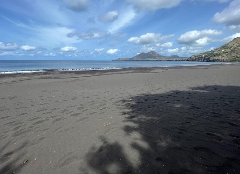 Discover the Black Sand Beach+the Natural Pool