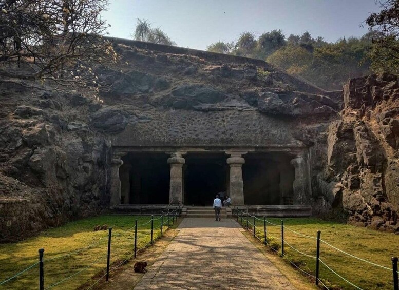 Picture 1 for Activity Elephanta Island Caves Tour & Village Tour