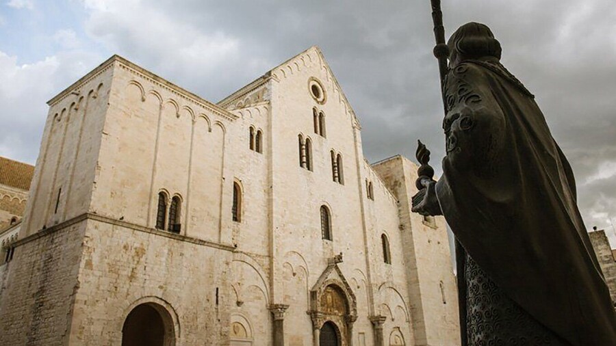 Bari: St. Nicholas Basilica and Crypt Guided Tour