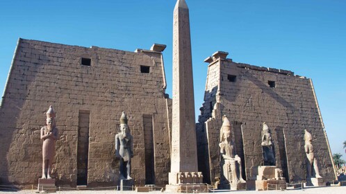 Luxor: recorrido privado por las riberas este y oeste y crucero en faluca