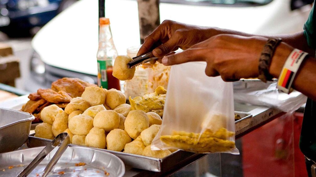 Mauritius: Port Louis Guided Street Food Tour