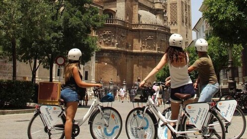 Recorrido en bicicleta por la ciudad de Sevilla: los principales monumentos...