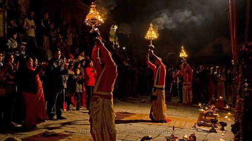 Katmandú: recorrido nocturno por el templo de Pashupatinath en Aarti