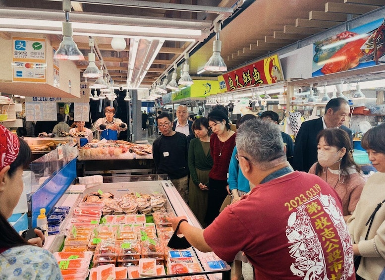 Picture 7 for Activity Naha Makishi Public Market : Sushi making experience