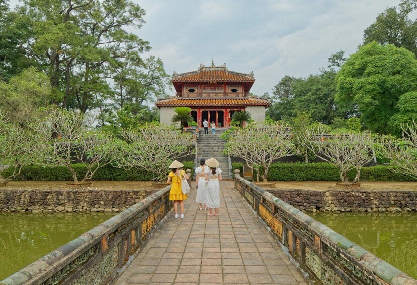 Picture 4 for Activity Hue Boat Tour: Royal Tombs, Hon Chen Temple, Thien Mu Pagoda
