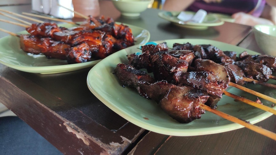 Picture 6 for Activity Manila Food Tour: Introduction to Philippine Street Food