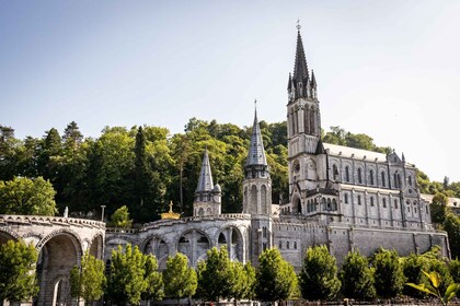 Von San Sebastian aus: Heiligtum von Lourdes